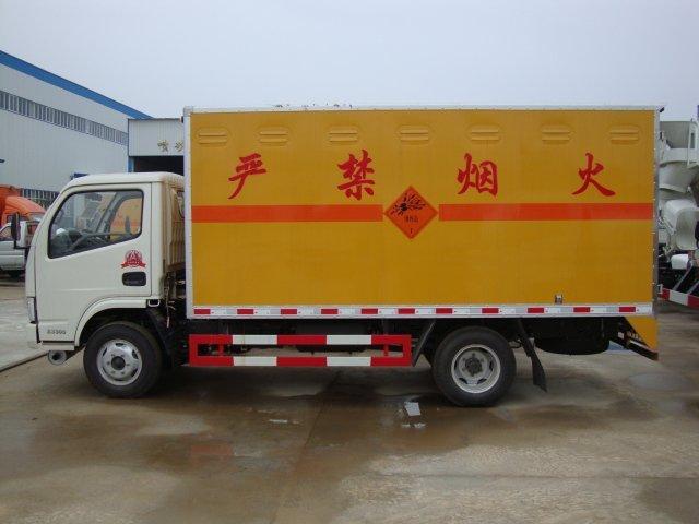 鹰手营子矿危险品运输